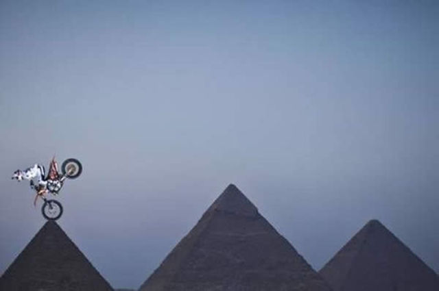 Brilliant Timing Creates Epic Photos