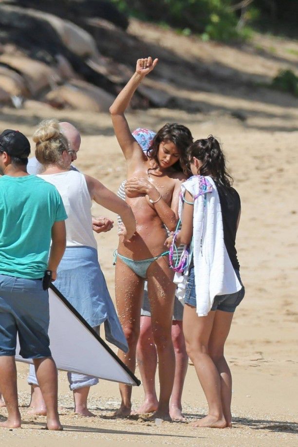 A Topless Irina Shayk Is A Sight for Sore Eyes