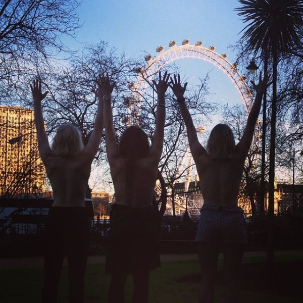 Topless Holiday Snaps Are the Newest Internet Trend