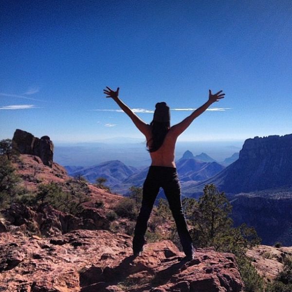 Topless Holiday Snaps Are the Newest Internet Trend