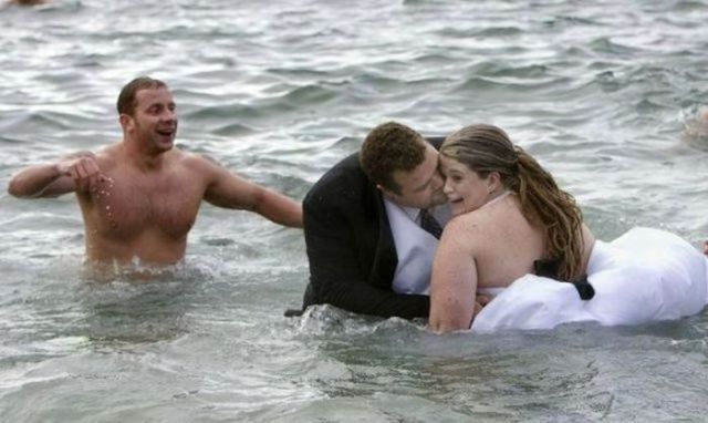 Ridiculous and Funny Wedding Photos
