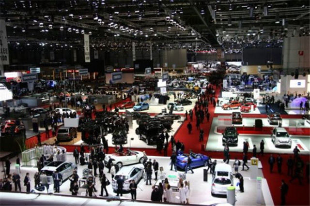 Men Don’t Really Visit Auto Shows for the Cars