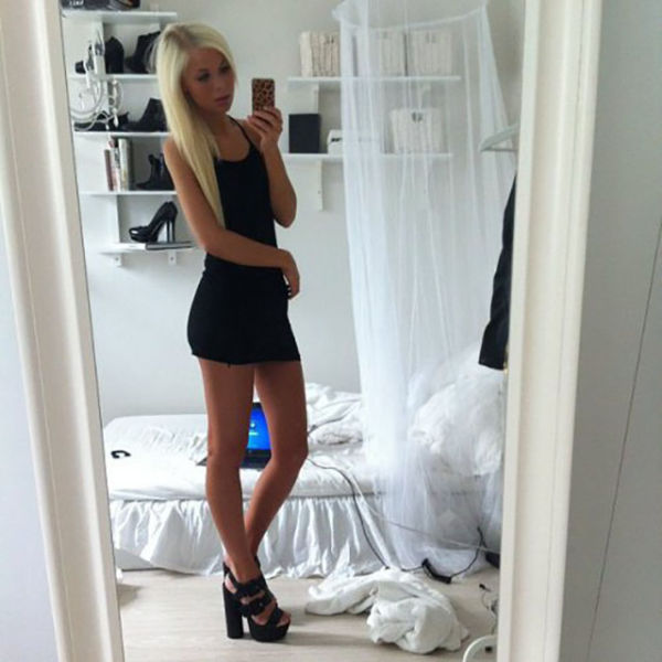 Tall Girls Showing Off Their Gorgeous Legs