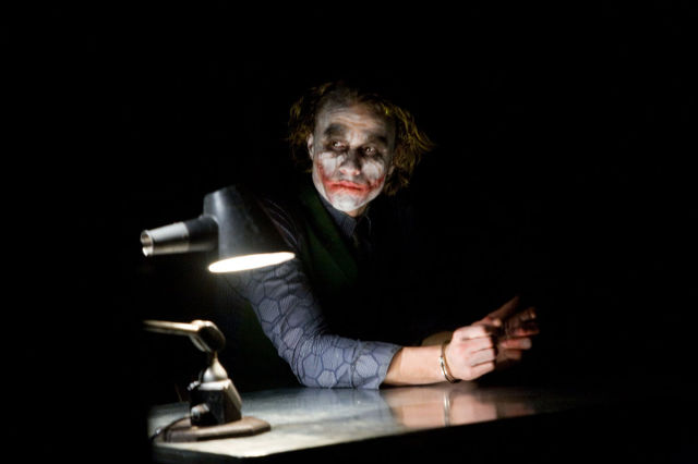 Photos Taken on Set During “The Dark Knight” Interrogation Scene