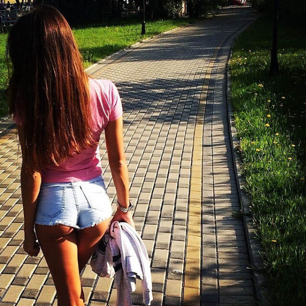 Underbutts Might Be Even More Popular Than Underboobs