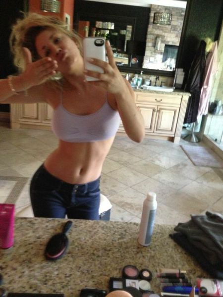 Private Cell Phone Pics of Celebs That Have Been Leaked Online