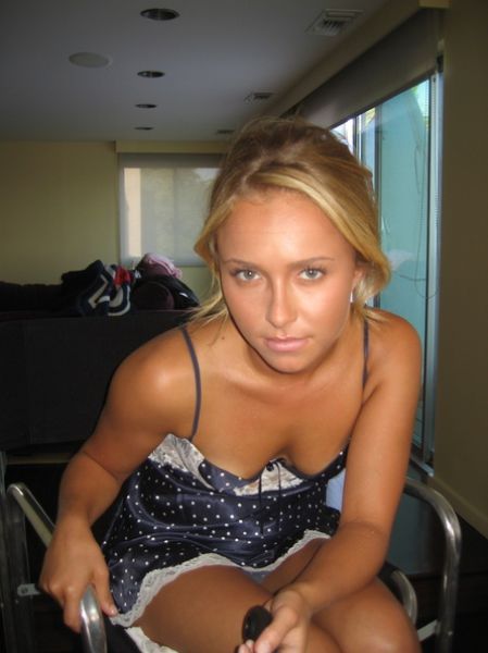 Private Cell Phone Pics of Celebs That Have Been Leaked Online