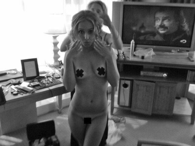 Private Cell Phone Pics of Celebs That Have Been Leaked Online