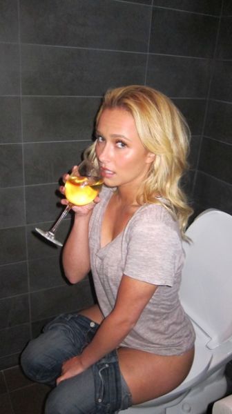 Private Cell Phone Pics of Celebs That Have Been Leaked Online