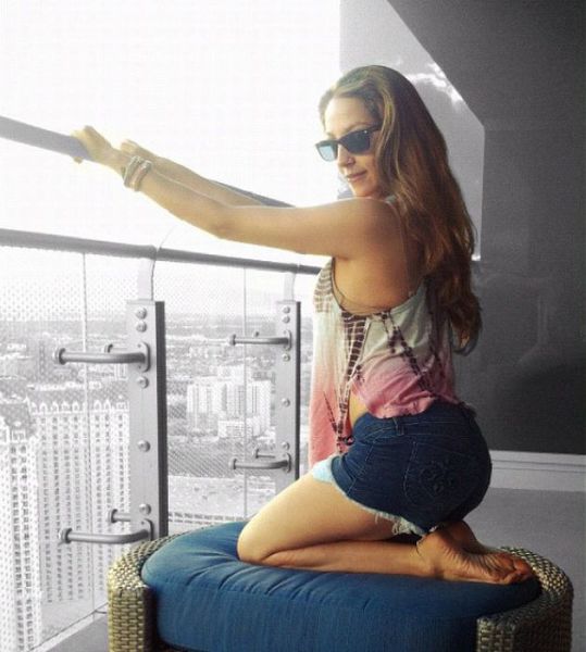Candid Photos of Female Porn Stars in Everyday Life
