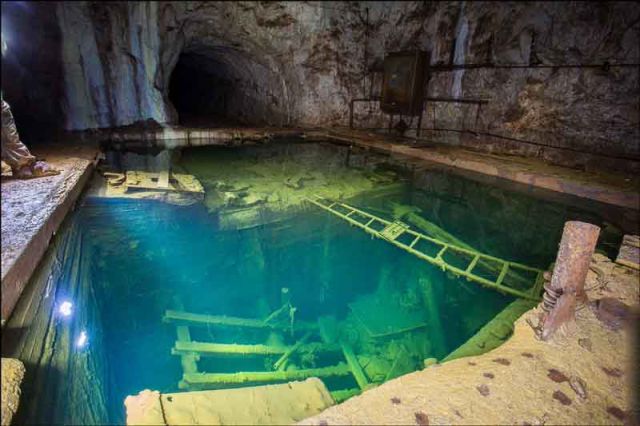 Stuff Just Looks So Much Scarier Underwater