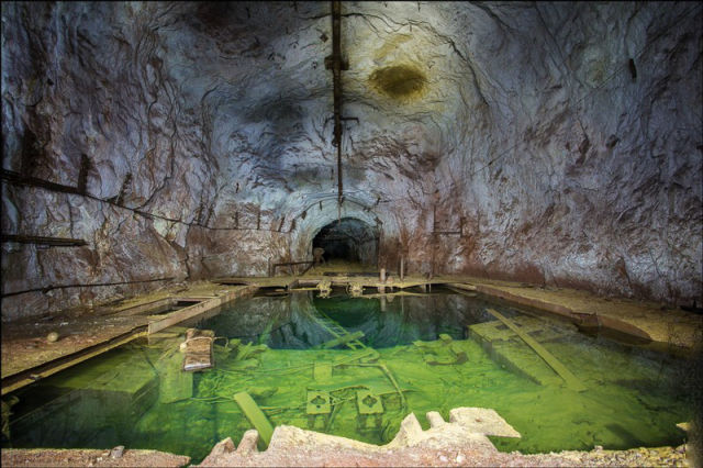 Stuff Just Looks So Much Scarier Underwater