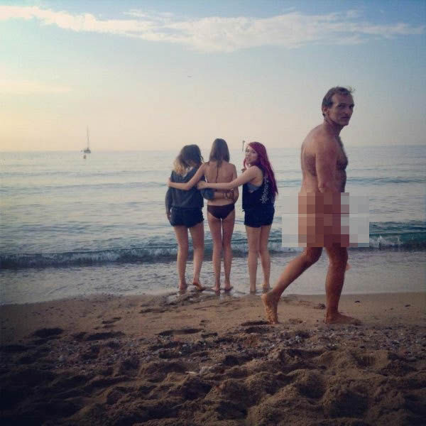 Weird Beachgoers That Will Totally Ruin Your Beach Day