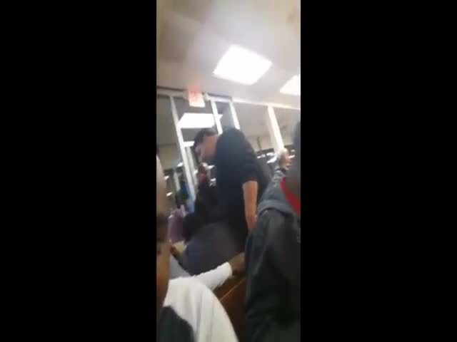 Big Trucker Threatens Woman Beater inside a Waffle House (VIDEO)