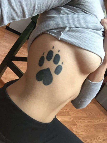 Underboobs Give Men Just a Tantalizing Taste of What’s in Store