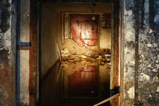 Scary Underground Tunnel Discovered Under a Neglected Home