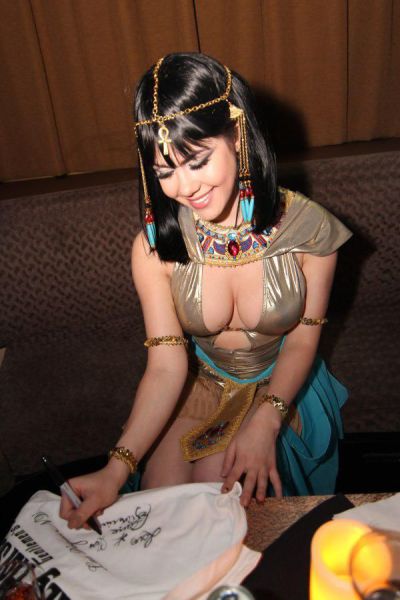 Boobs Make the World Brighte