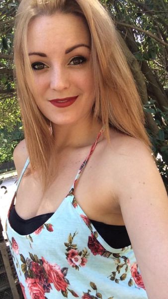 Red Lips Give These Girls Some Extra Va Va Voom