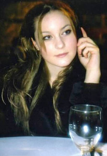Angelina Jolie Lookalike Used to be an Ugly Duckling
