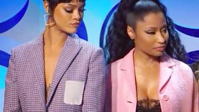 Times When Girls Failed to Hide Their Jealous Face