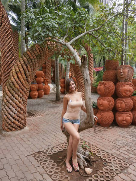 Ketik Novoselova Proves That Going Braless Is Way Better