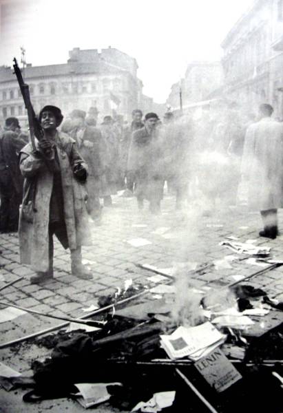 Jaw-Dropping Moments In History Captured On Camera