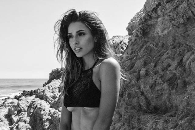 Get Ready For Some Tasty Underboob Pics