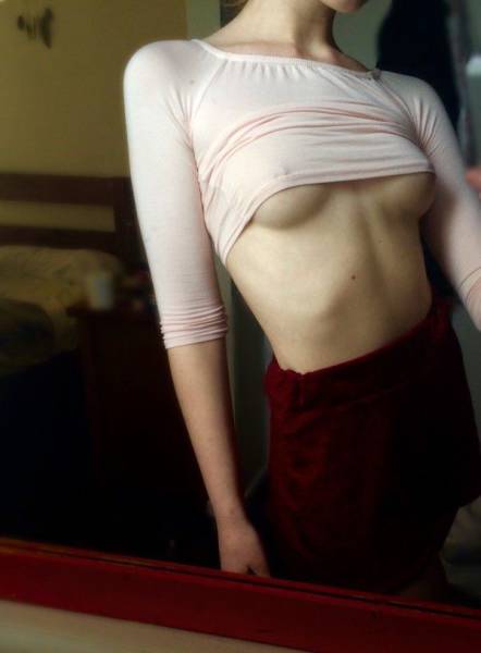 Get Ready For Some Tasty Underboob Pics
