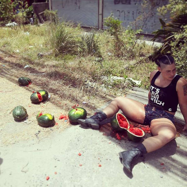 This Girl Can Crush You With Her Legs The Same Way She Crushes Watermelons