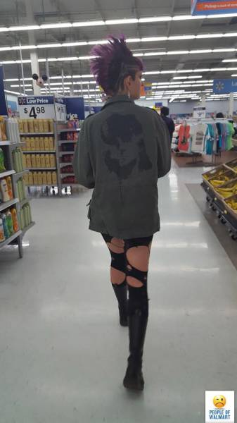 Cringe-Inducing Customers Of Walmart