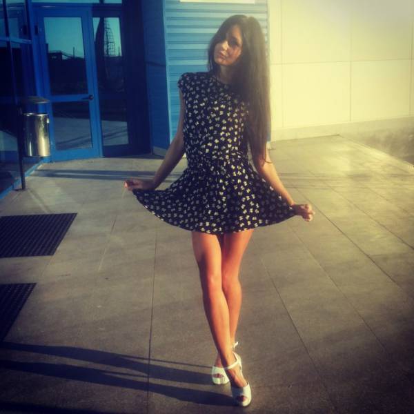 Hot Girls With Beautiful Long Legs