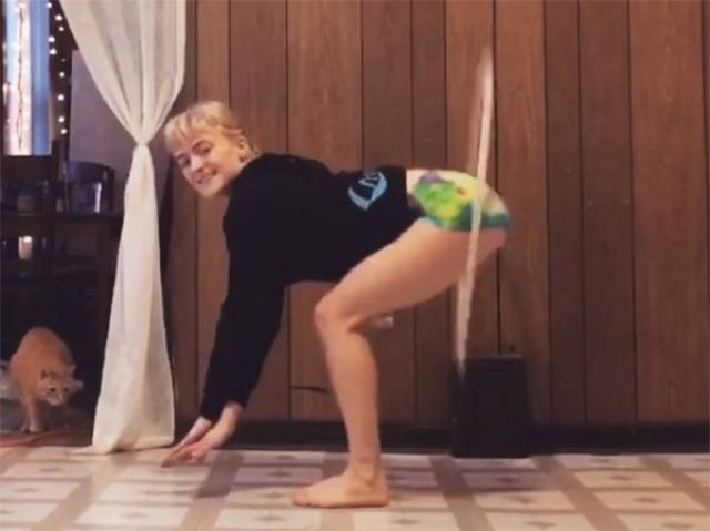 This Kind Of Hula-Hooping Should Be A National Sort Everywhere!