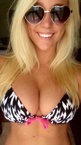 Boobs Make the World Brighte