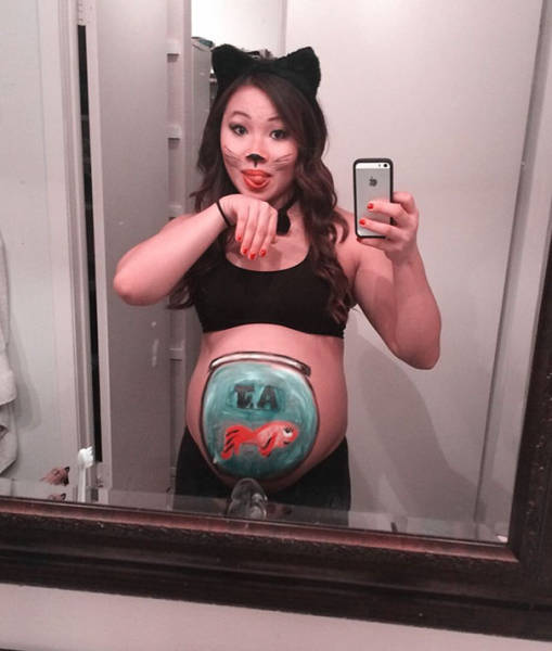 Pregnant Women Who Nailed Their Halloween Costumes