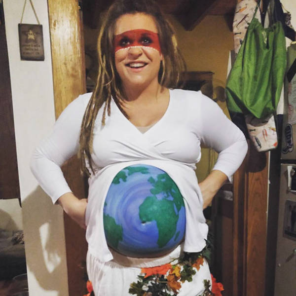 Pregnant Women Who Nailed Their Halloween Costumes