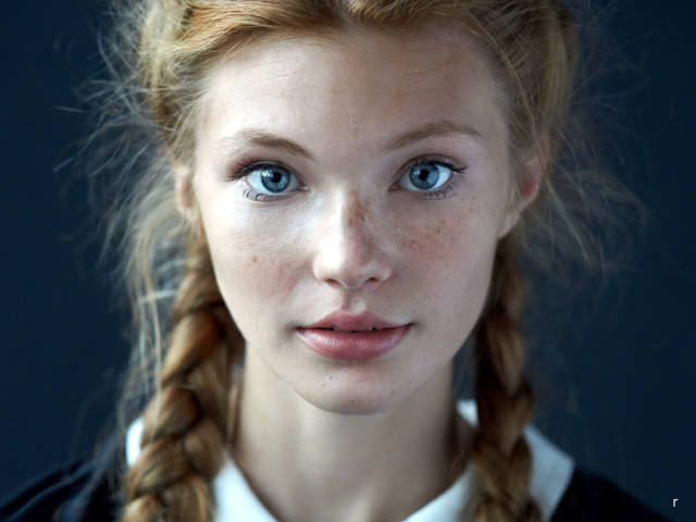 There Are Beautiful Girls Here