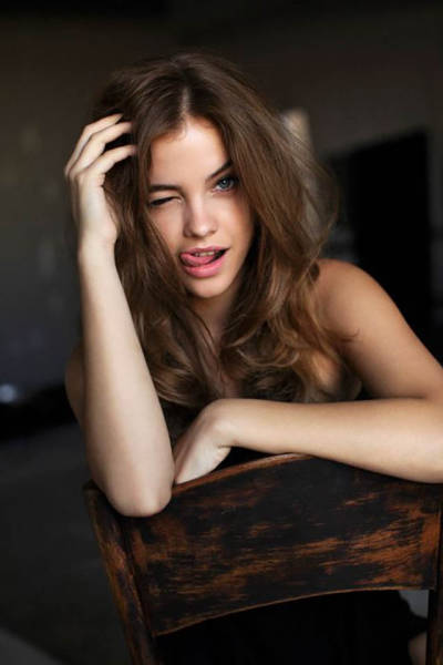 There Are Beautiful Girls Here