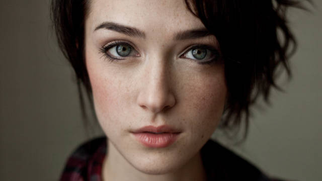 There Are Beautiful Girls Here