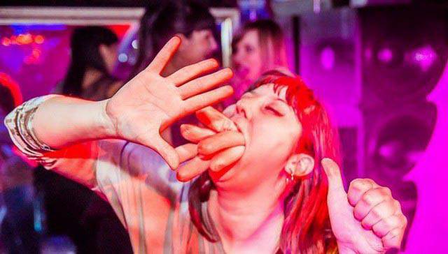 These Girls Announce Party Time!